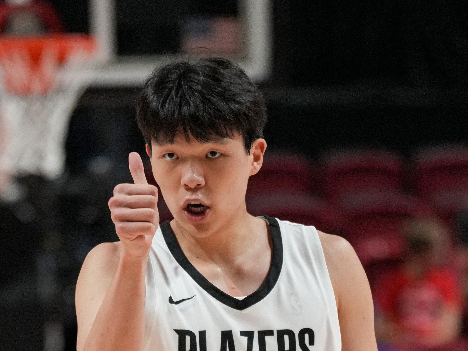 爱游戏平台体验-两场夏联过后，你觉得杨瀚森有哪些方面急需改进？