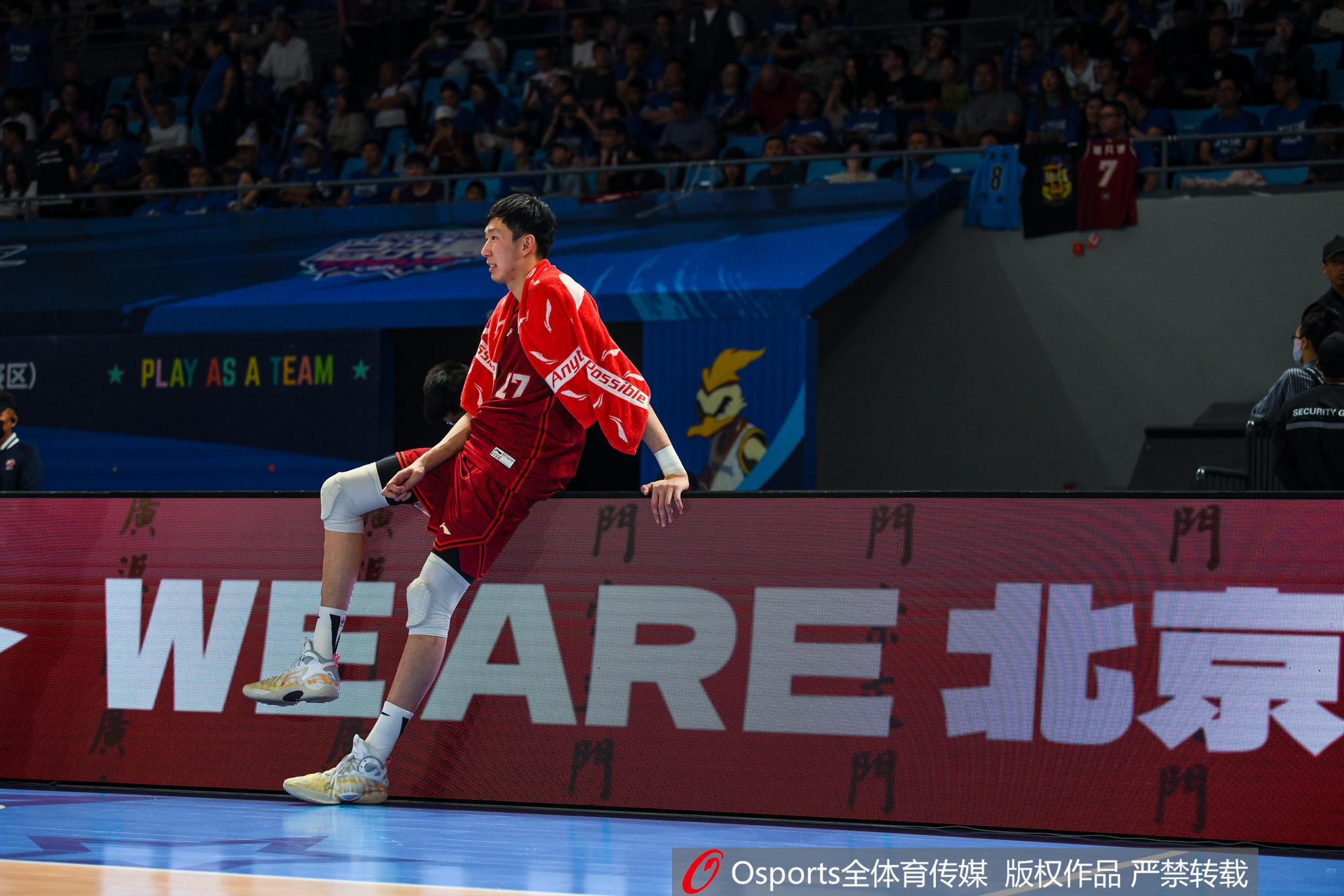 AYX GAMES-周琦微博转发阅兵盛况并深情祝福祖国